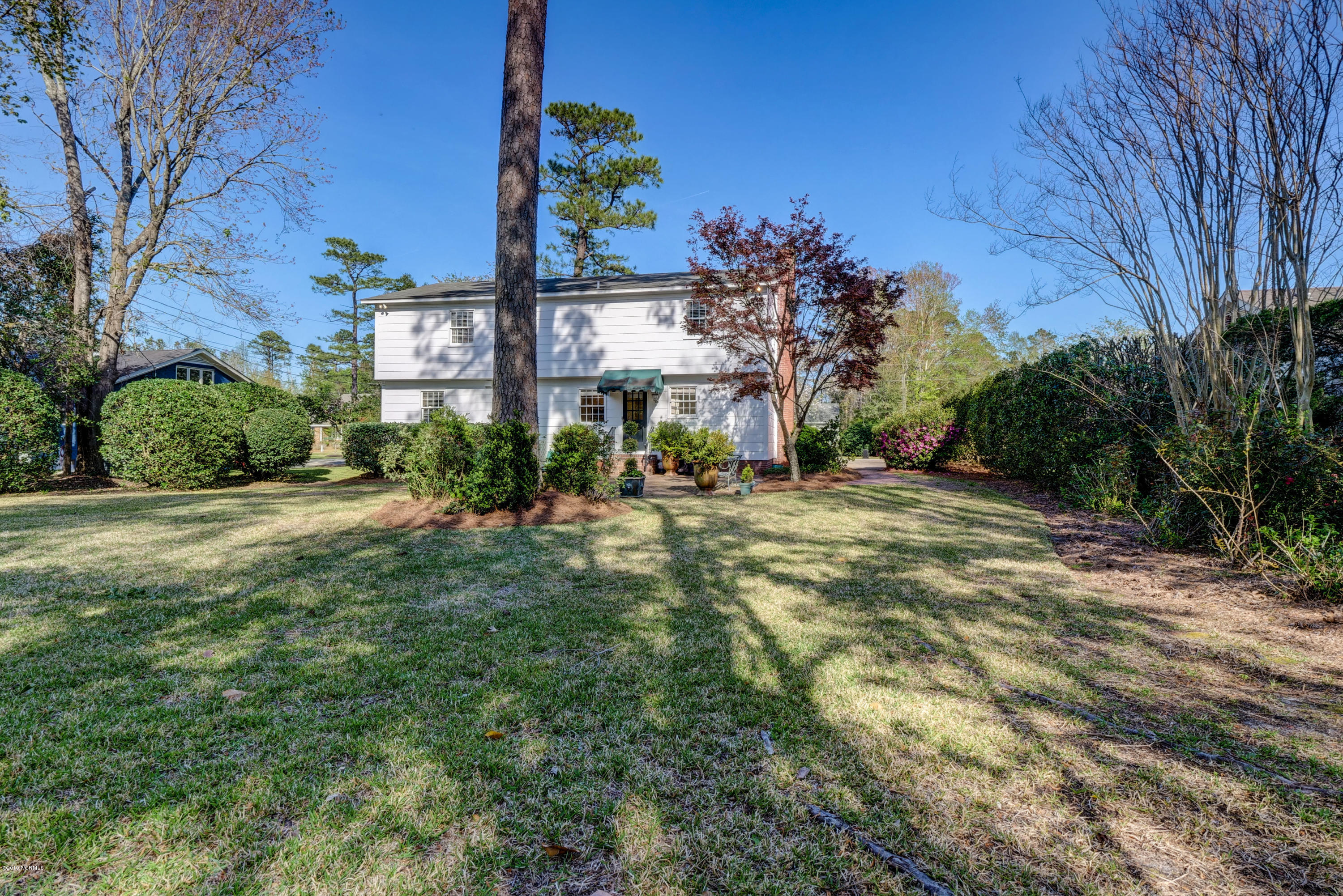 1936 Hawthorne Road Wilmington, NC 28403 - Photo 29 of 33 Large Backyard