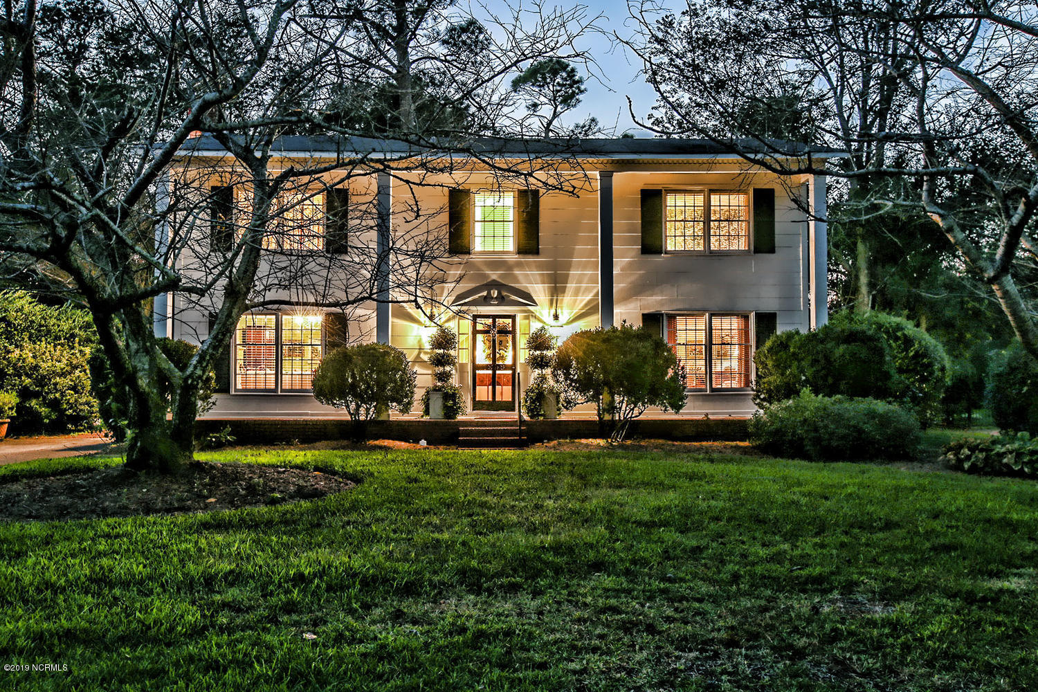 1936 Hawthorne Road Wilmington, NC 28403 - Photo 30 of 33 Twilight 1