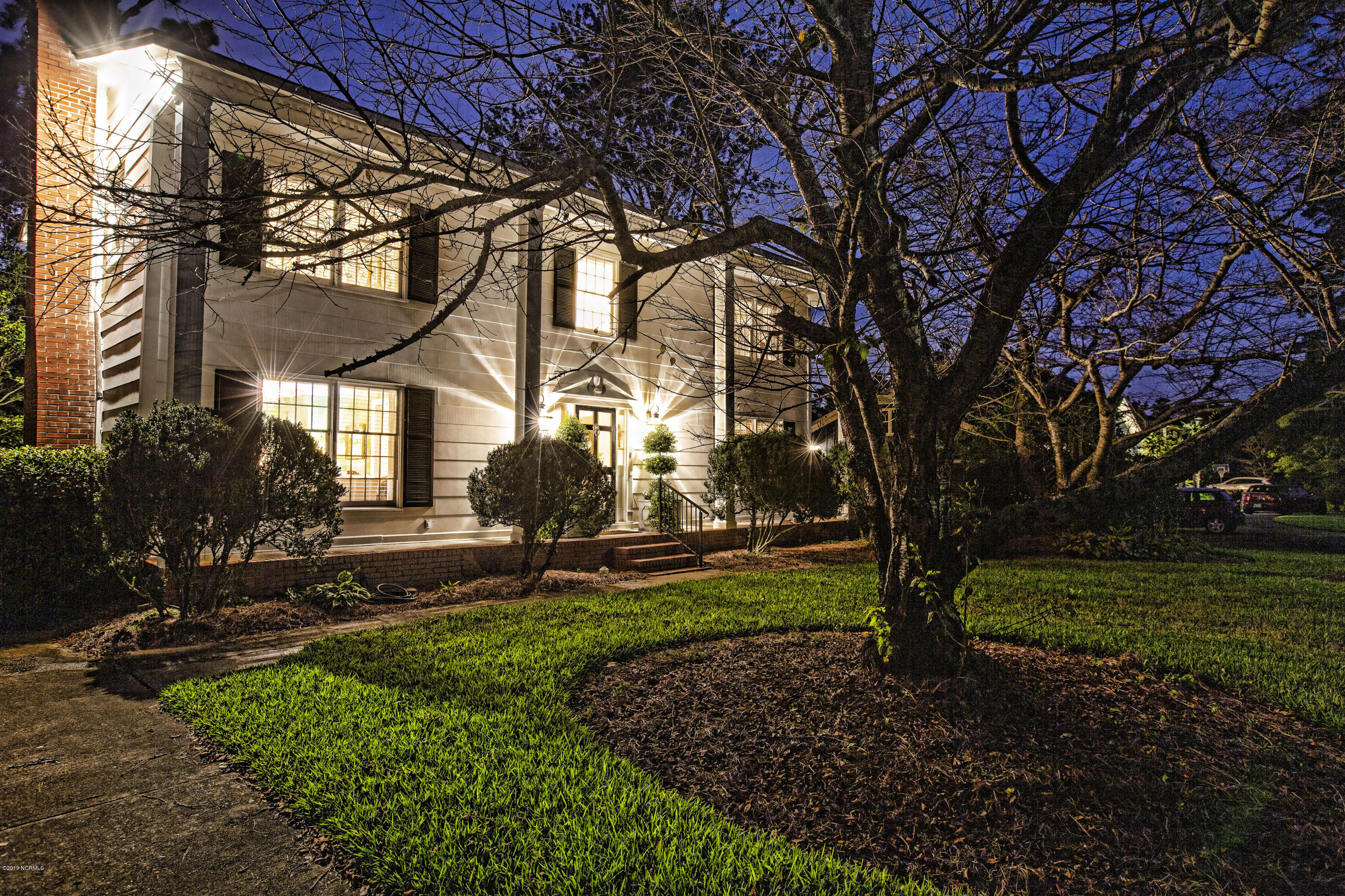 1936 Hawthorne Road Wilmington, NC 28403 - Photo 31 of 33 Twilight 2