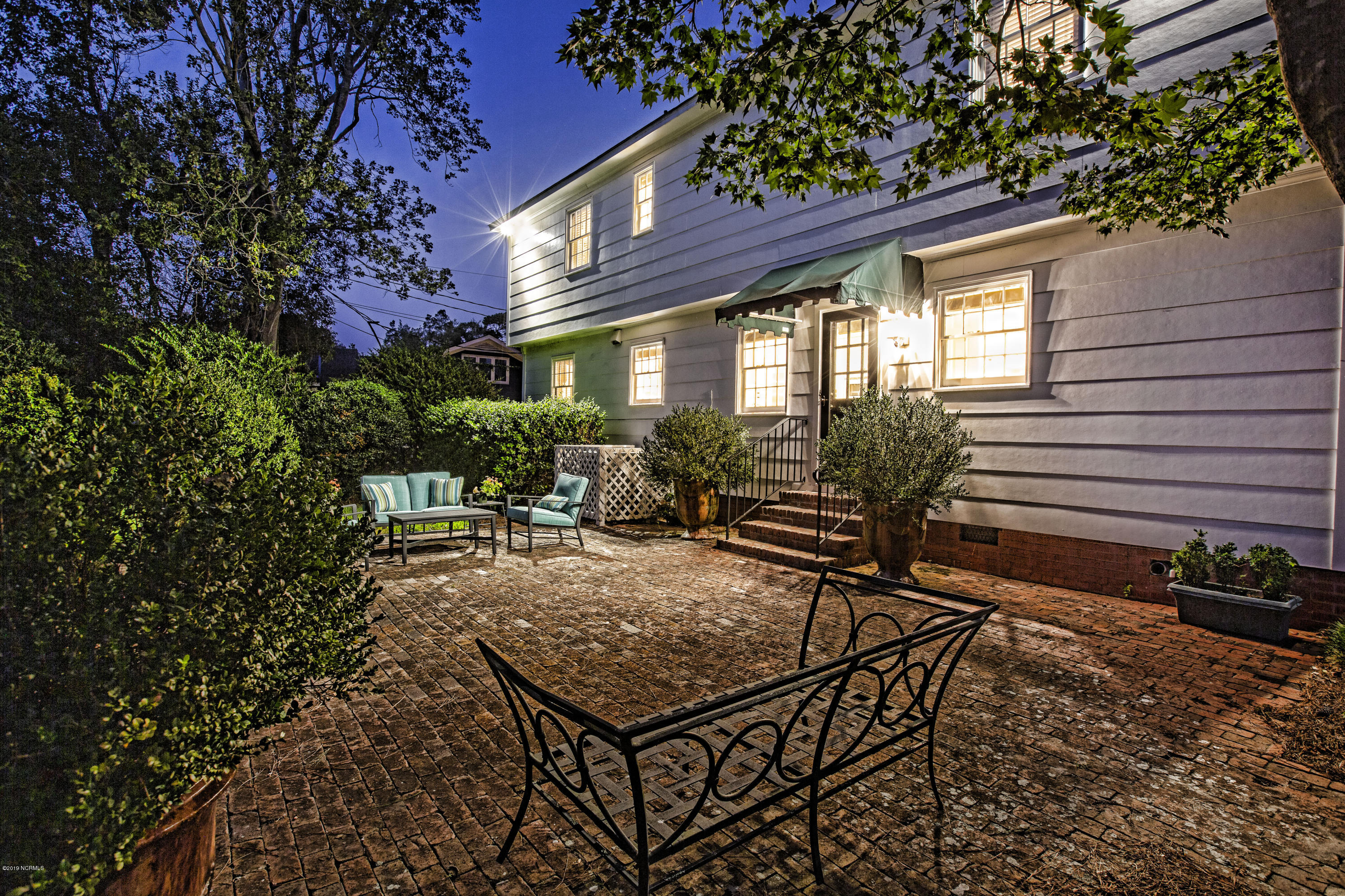 1936 Hawthorne Road Wilmington, NC 28403 - Photo 33 of 33 Twilight 4