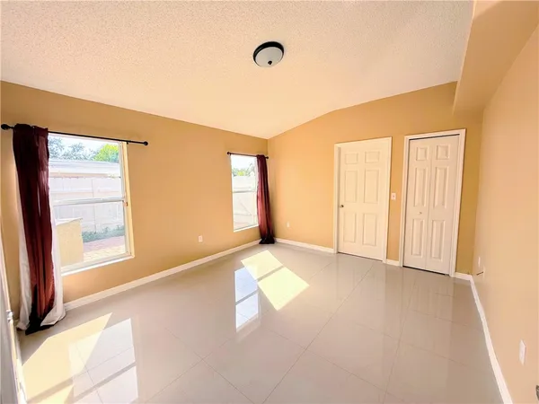 $2,300 | 2075 4th Avenue Southwest, Vero Beach, FL 32962