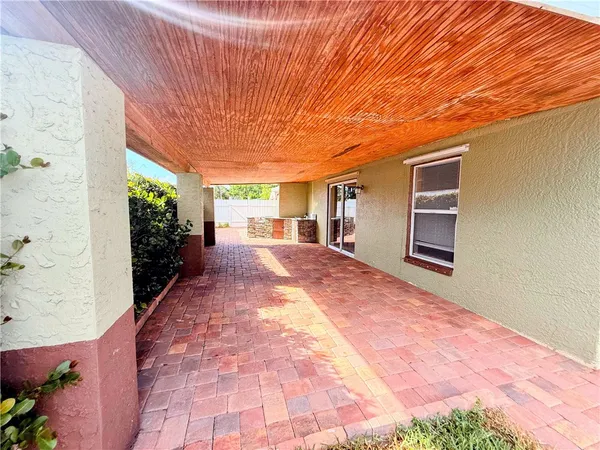 $2,300 | 2075 4th Avenue Southwest, Vero Beach, FL 32962