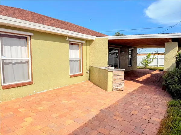 $2,300 | 2075 4th Avenue Southwest, Vero Beach, FL 32962