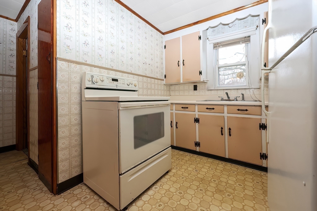 110 Union Street Northbridge, MA 01588 - Photo 3 of 39