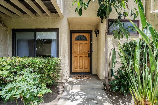 $595,000 | 6746 Encino Avenue, Unit 2, Lake Balboa, CA 91406