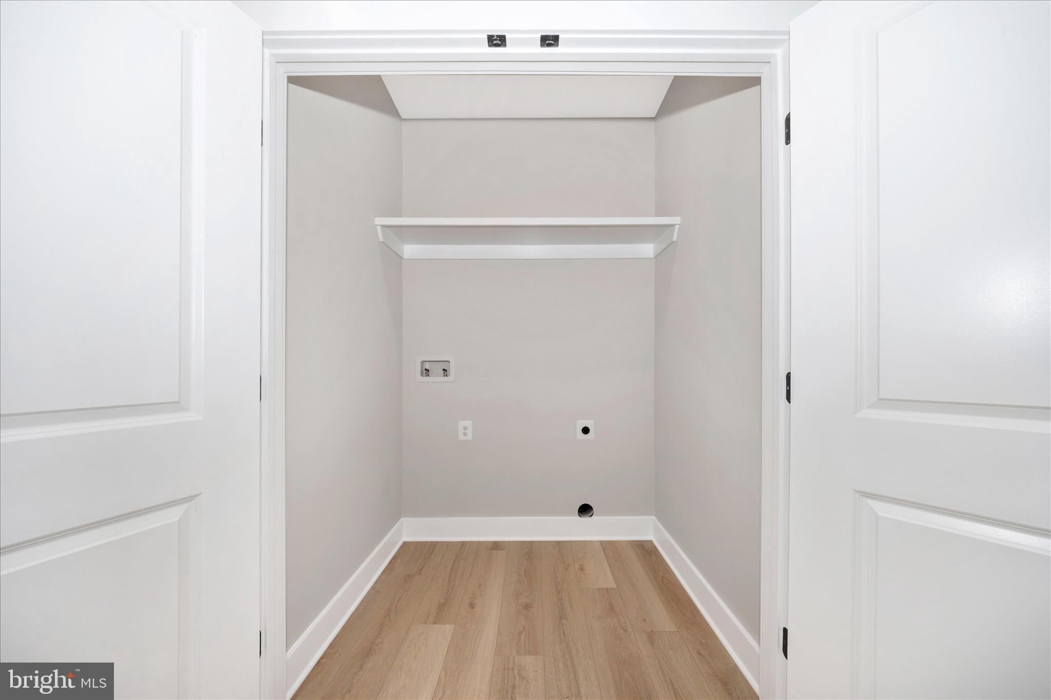 4 Fir Trail Fairfield, PA 17320 - Photo 34 of 53 a view of a hallway with closet