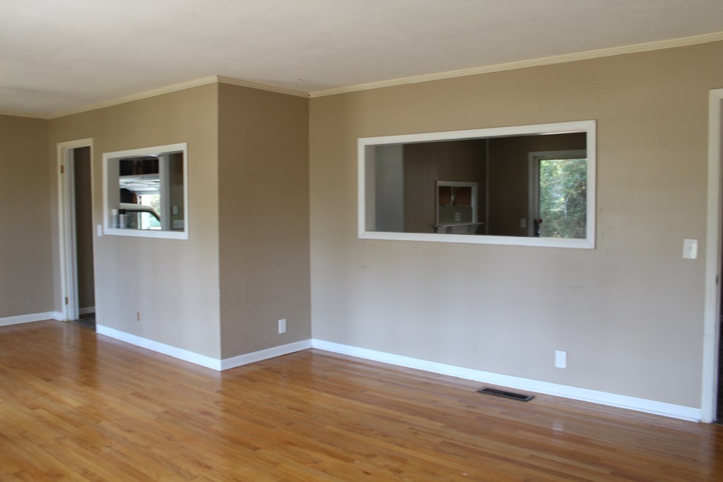 1616 Randall Road Dothan, AL 36303 - Photo 2 of 15 Living room/dining