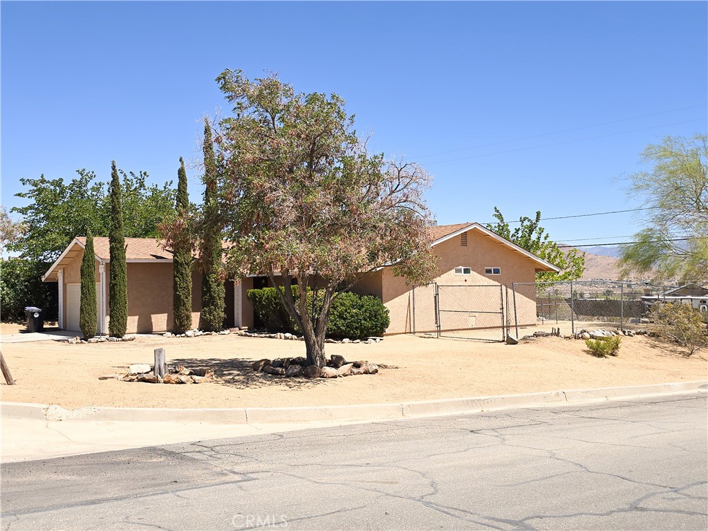 23911 Tahquitz Road Apple Valley, CA 92307 - Photo 23 of 32