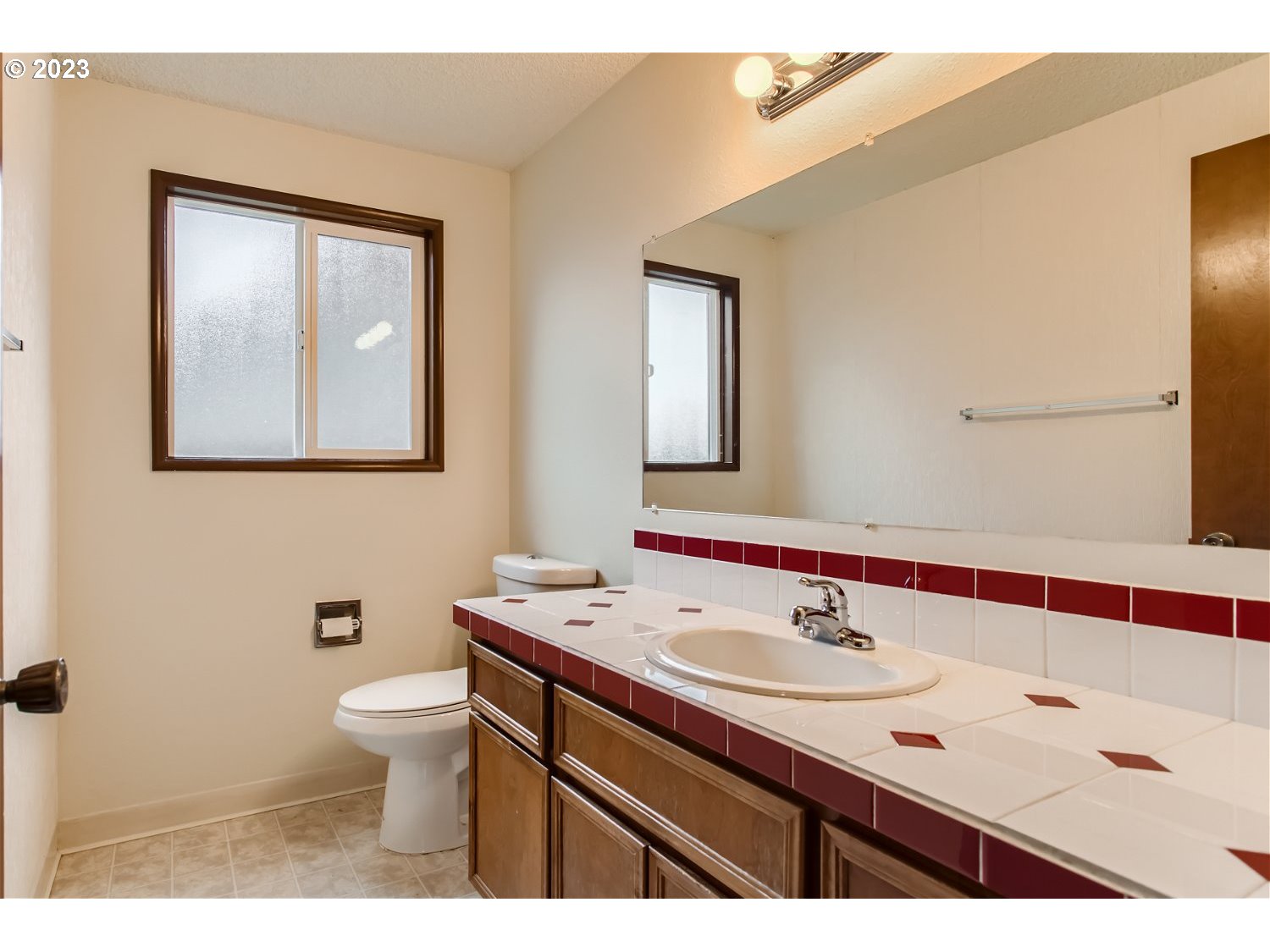 20414 Southwest Rosa Drive Beaverton, OR 97078 - Photo 14 of 23 Gallery Image 14