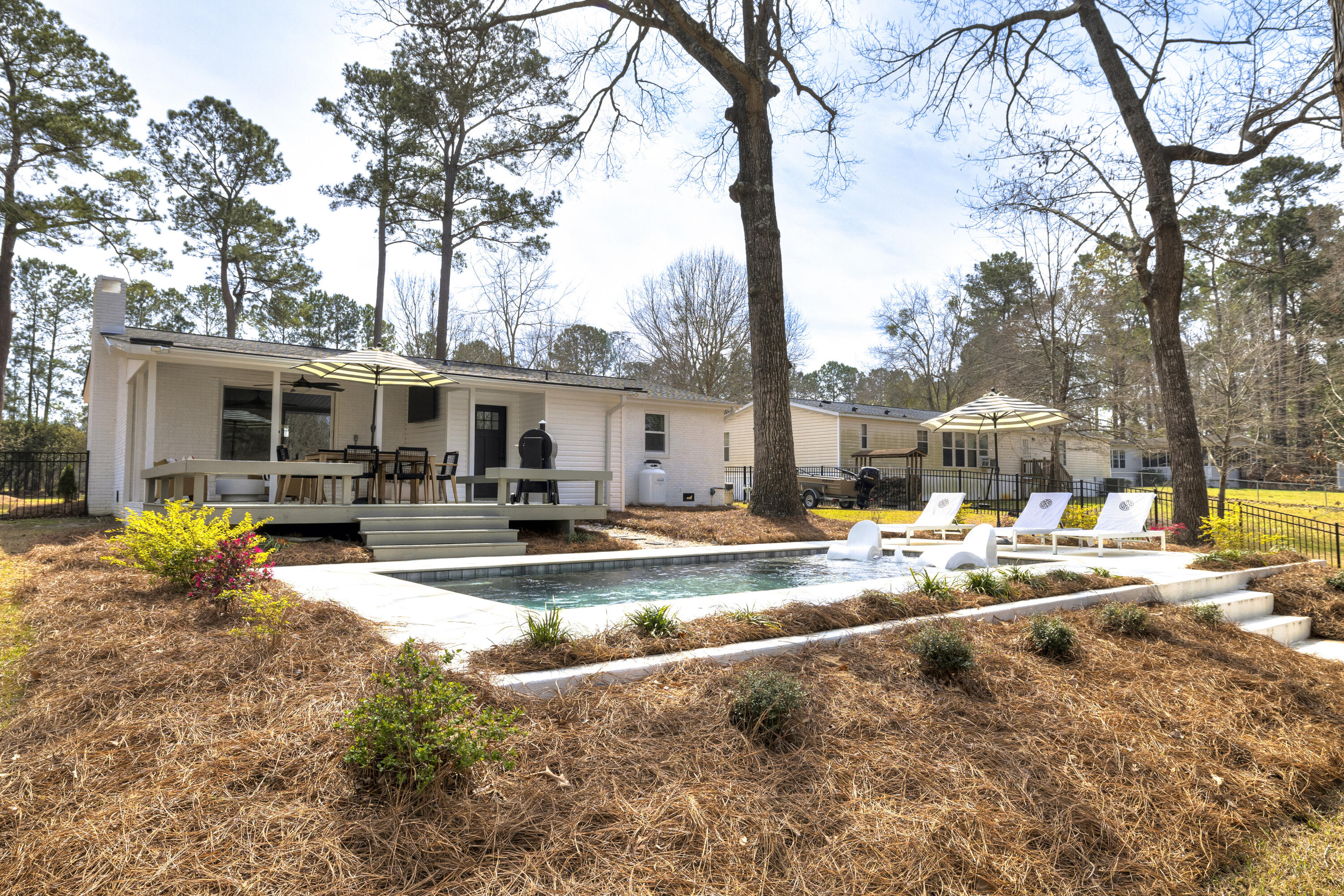 1762 James Loop Road Manning, SC 29102 - Photo 1 of 65 09
