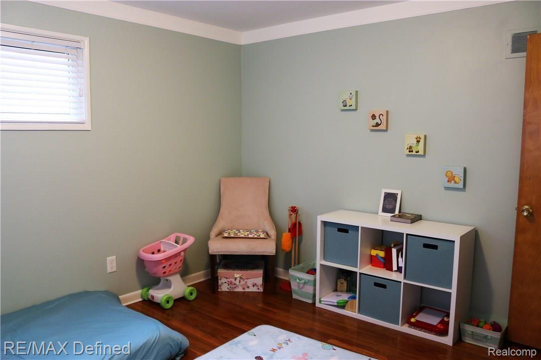 17342 Rougeway Street Livonia, MI 48152 - Photo 12 of 18 Bedroom