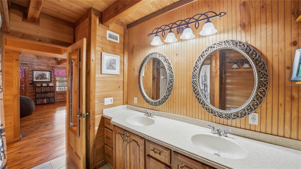 2690 Myakka Road Sarasota, FL 34240 - Photo 20 of 65