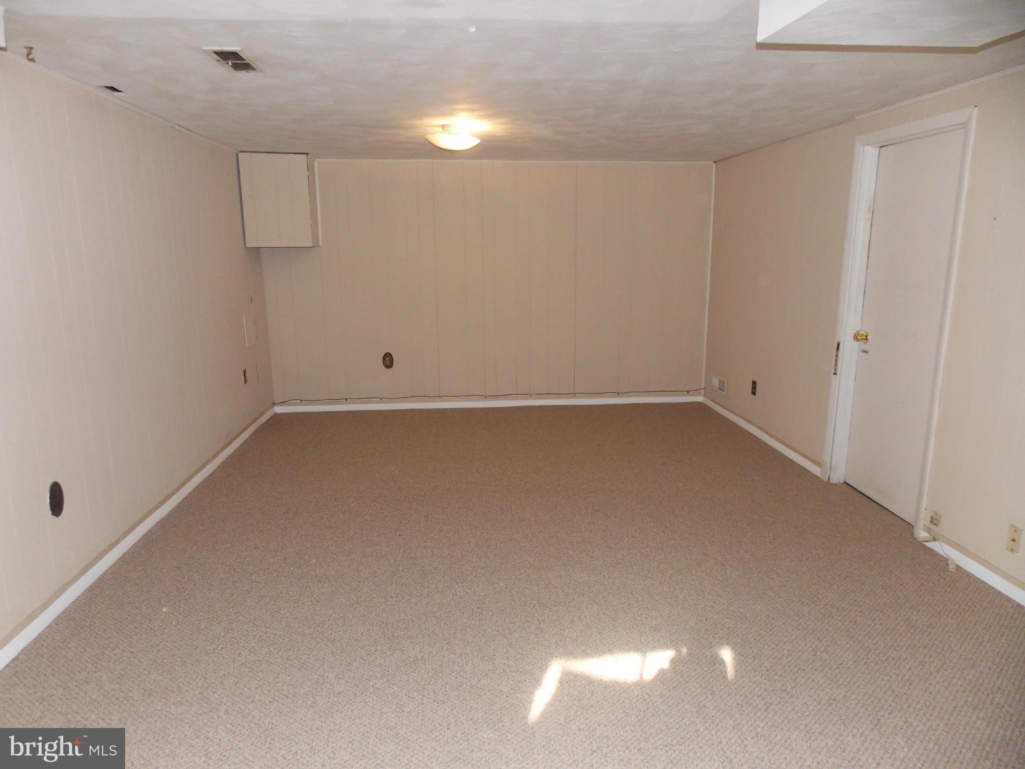 3300 Wild Cherry Road Baltimore, MD 21244 - Photo 16 of 16 Family Room