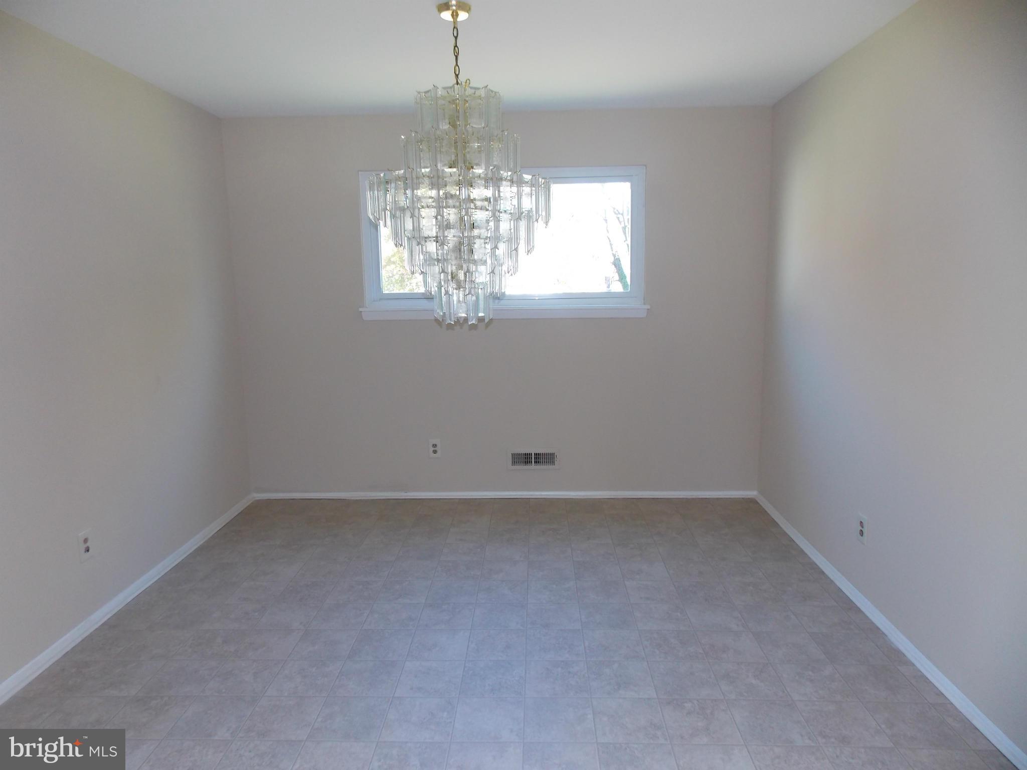 3300 Wild Cherry Road Baltimore, MD 21244 - Photo 5 of 16 Dining Room