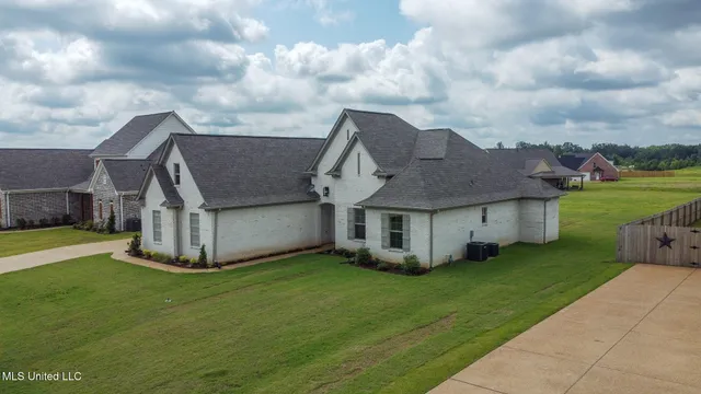 $519,000 | 4209 Brooke Drive, Nesbit, MS 38651