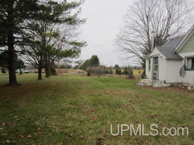 6692 D Road Bark River, MI 49807 - Photo 2 of 13