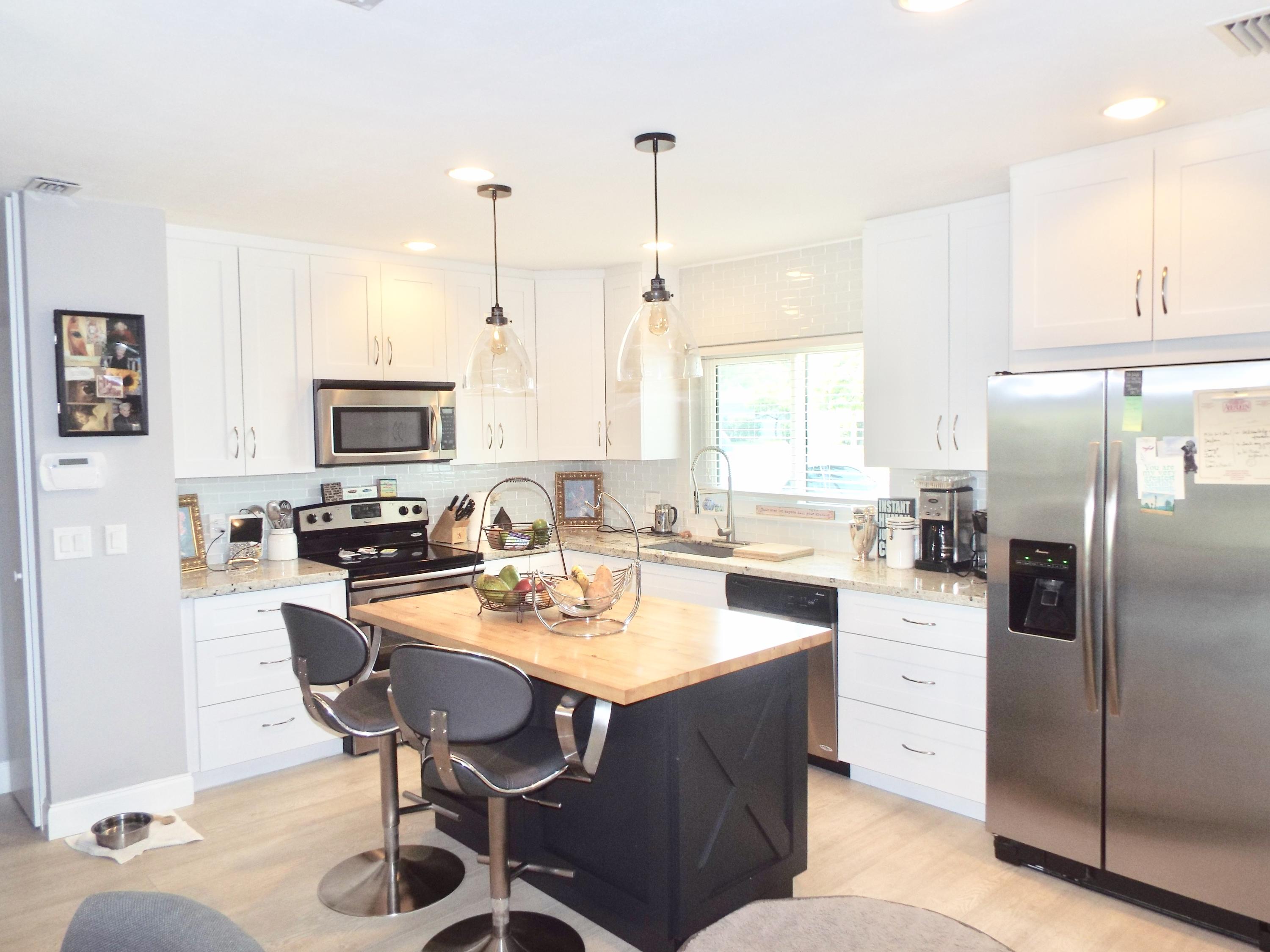 1054 Southwest 4th Street Boca Raton, FL 33486 - Photo 2 of 12 Kitchen