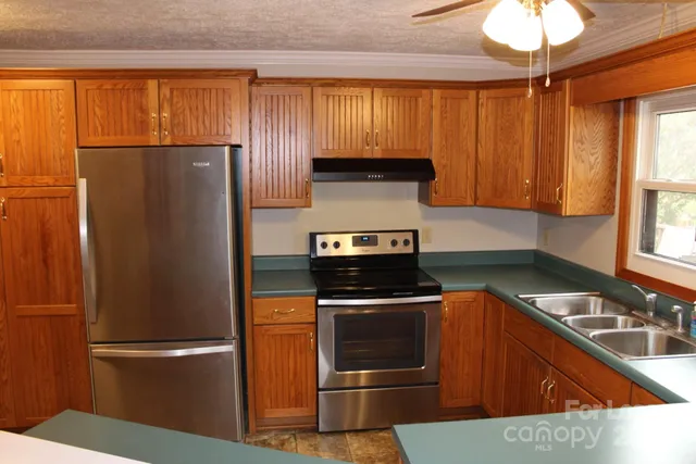 $1,500 | 105 Park Street, Columbus, NC 28722