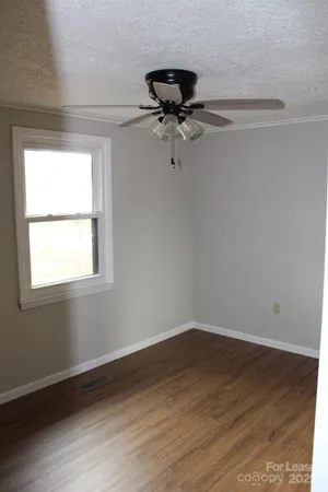 $1,475 | 105 Park Street, Columbus, NC 28722