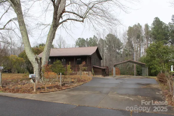 $1,475 | 105 Park Street, Columbus, NC 28722