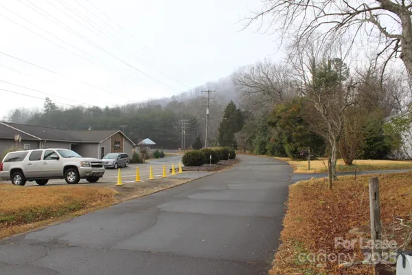 $1,475 | 105 Park Street, Columbus, NC 28722