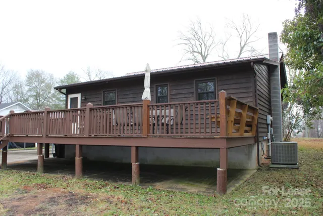 $1,475 | 105 Park Street, Columbus, NC 28722