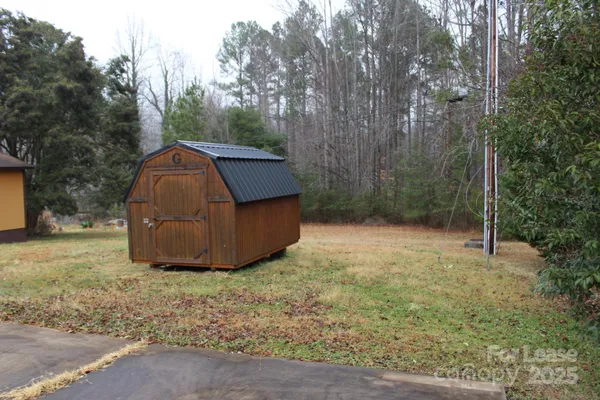 $1,475 | 105 Park Street, Columbus, NC 28722