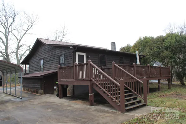 $1,475 | 105 Park Street, Columbus, NC 28722