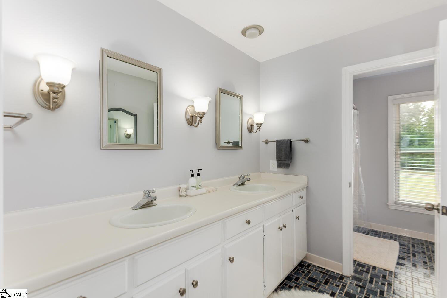 429 Meadow Ridge Road Easley, SC 29642 - Photo 21 of 35