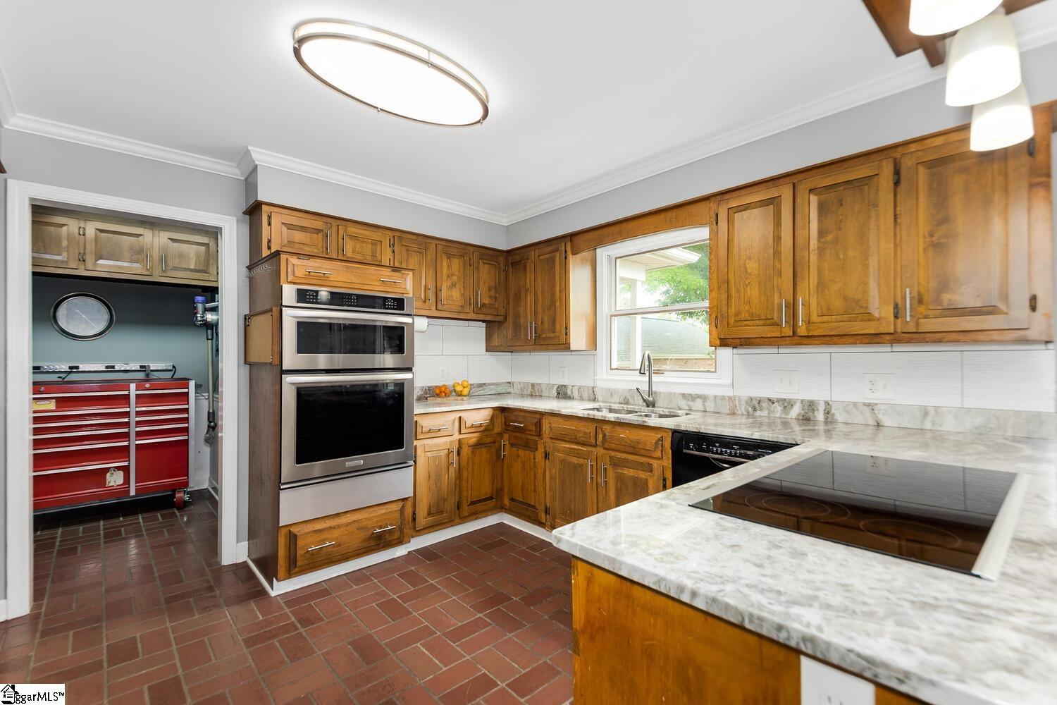 429 Meadow Ridge Road Easley, SC 29642 - Photo 4 of 35