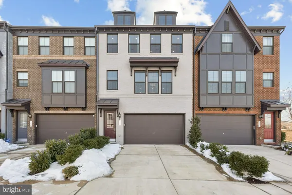 $875,000 | 8102 Zoe Place, Alexandria, VA 22306