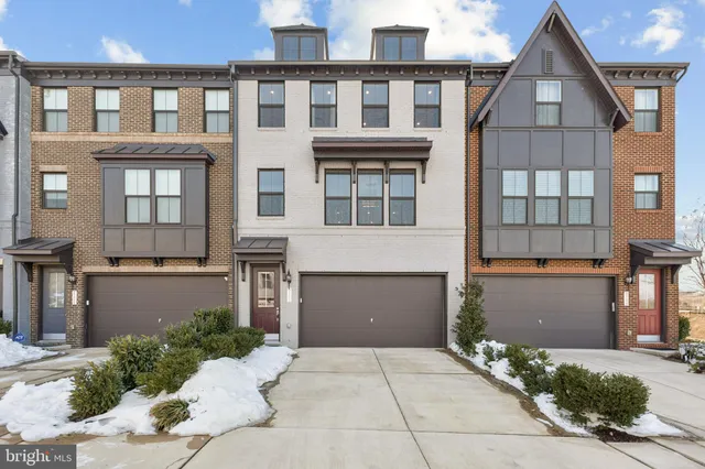 $914,900 | 8102 Zoe Place, Alexandria, VA 22306