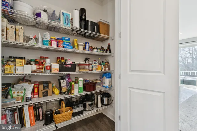 $914,900 | 8102 Zoe Place, Alexandria, VA 22306