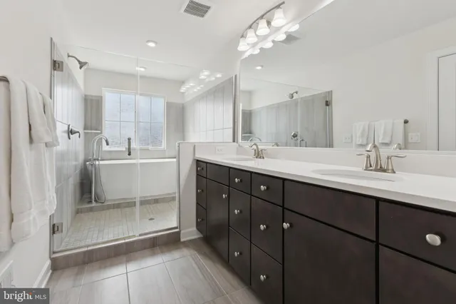 $914,900 | 8102 Zoe Place, Alexandria, VA 22306