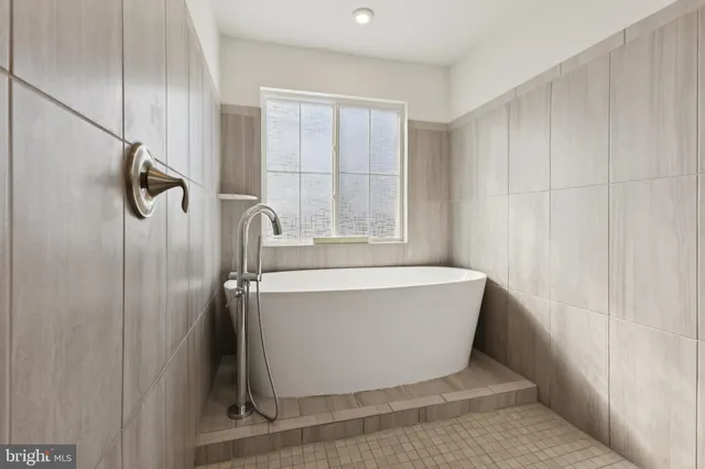 $914,900 | 8102 Zoe Place, Alexandria, VA 22306