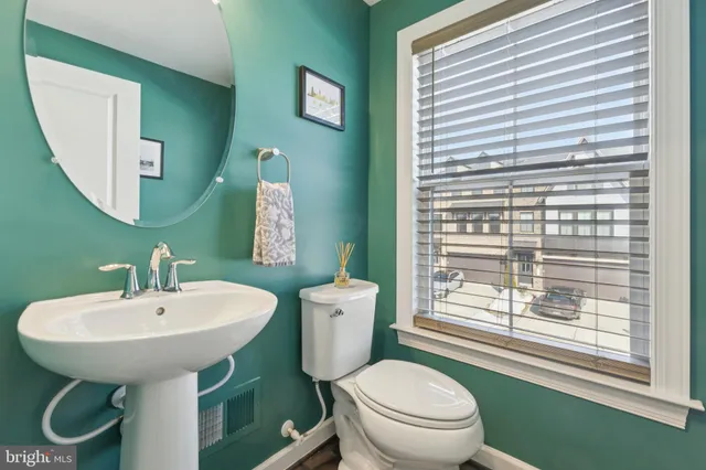 $914,900 | 8102 Zoe Place, Alexandria, VA 22306