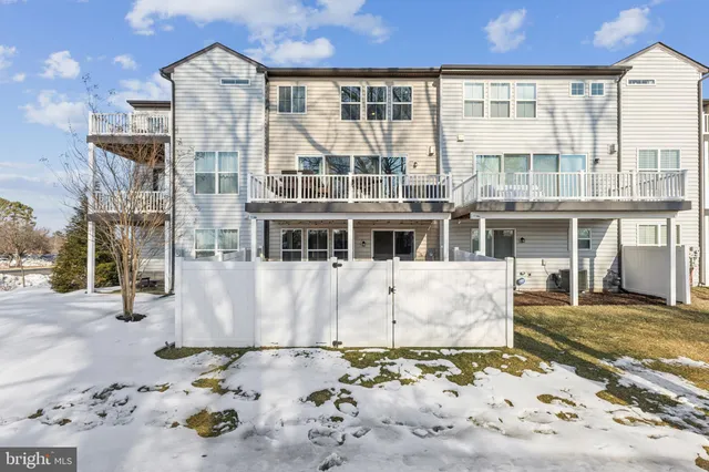 $914,900 | 8102 Zoe Place, Alexandria, VA 22306