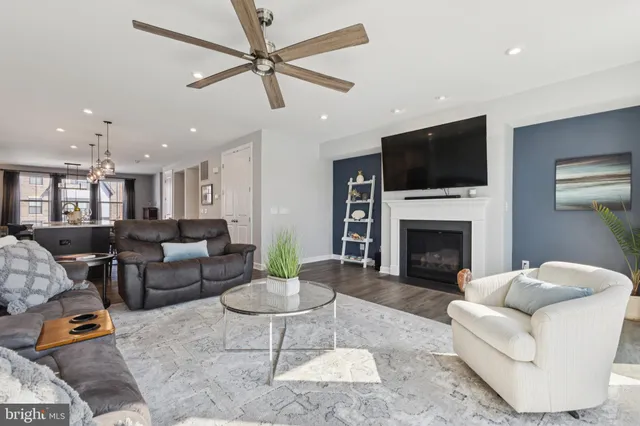 $914,900 | 8102 Zoe Place, Alexandria, VA 22306