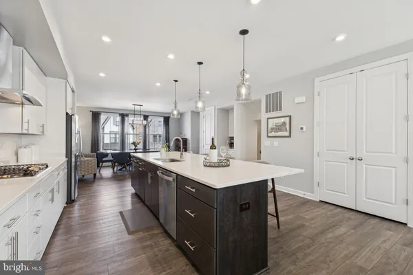 $875,000 | 8102 Zoe Place, Alexandria, VA 22306