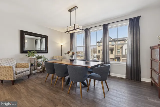 $914,900 | 8102 Zoe Place, Alexandria, VA 22306