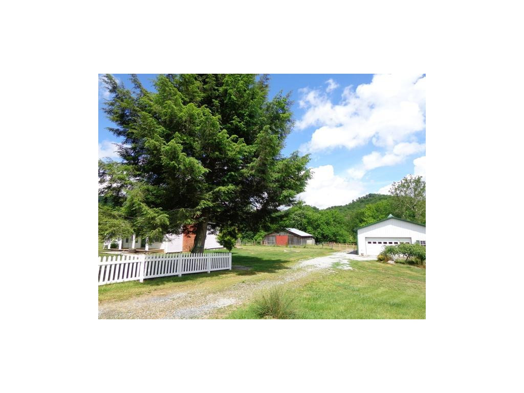 24239 Watauga Road Abingdon, VA 24211 - Photo 3 of 19 Photo 3
