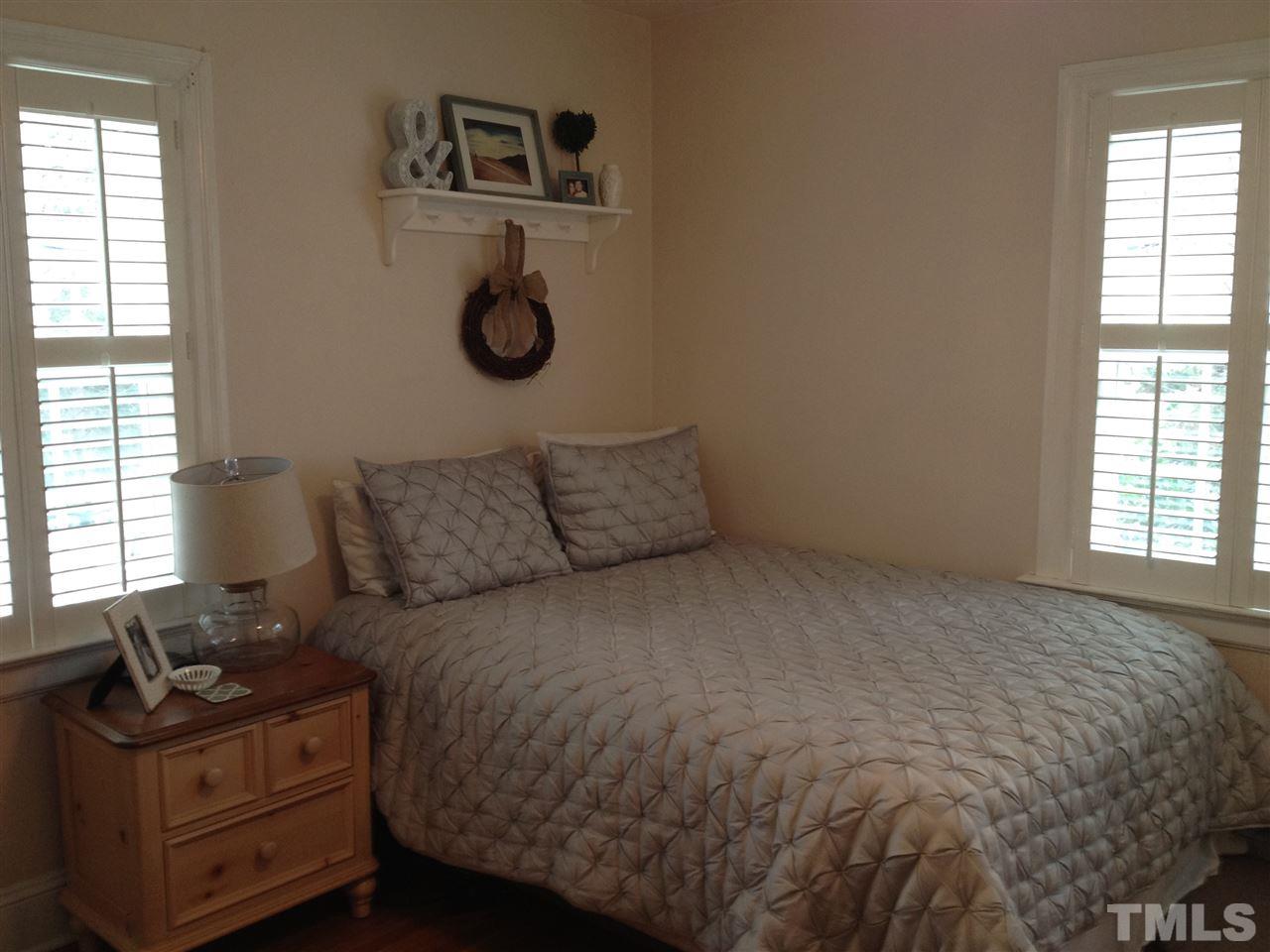 906 1/2 Canterbury Road Raleigh, NC 27607 - Photo 3 of 8