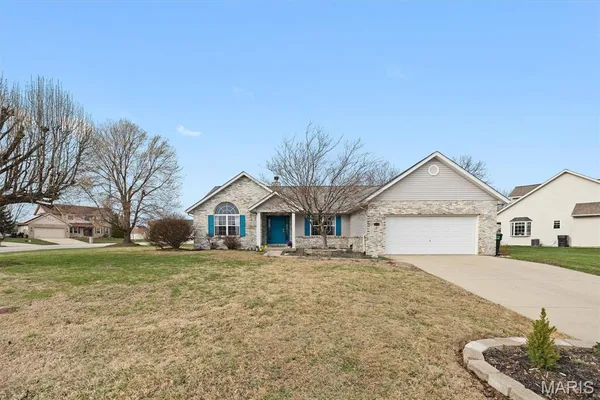 $330,000 | 5231 Duke Drive, Fairview Heights, IL 62208