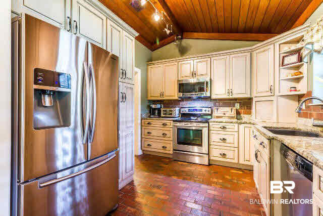 5629 Millhouse Road Gulf Shores, AL 36542 - Photo 19 of 36 Kitchen