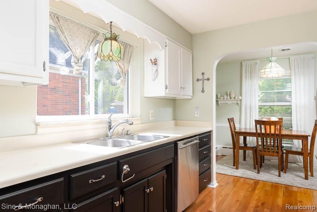 1154 Hampton Road Grosse Pointe Woods, MI 48236 - Photo 8 of 24