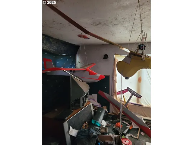 $185,900 | 99899 South Bank Chetco River Road, Brookings, OR 97415