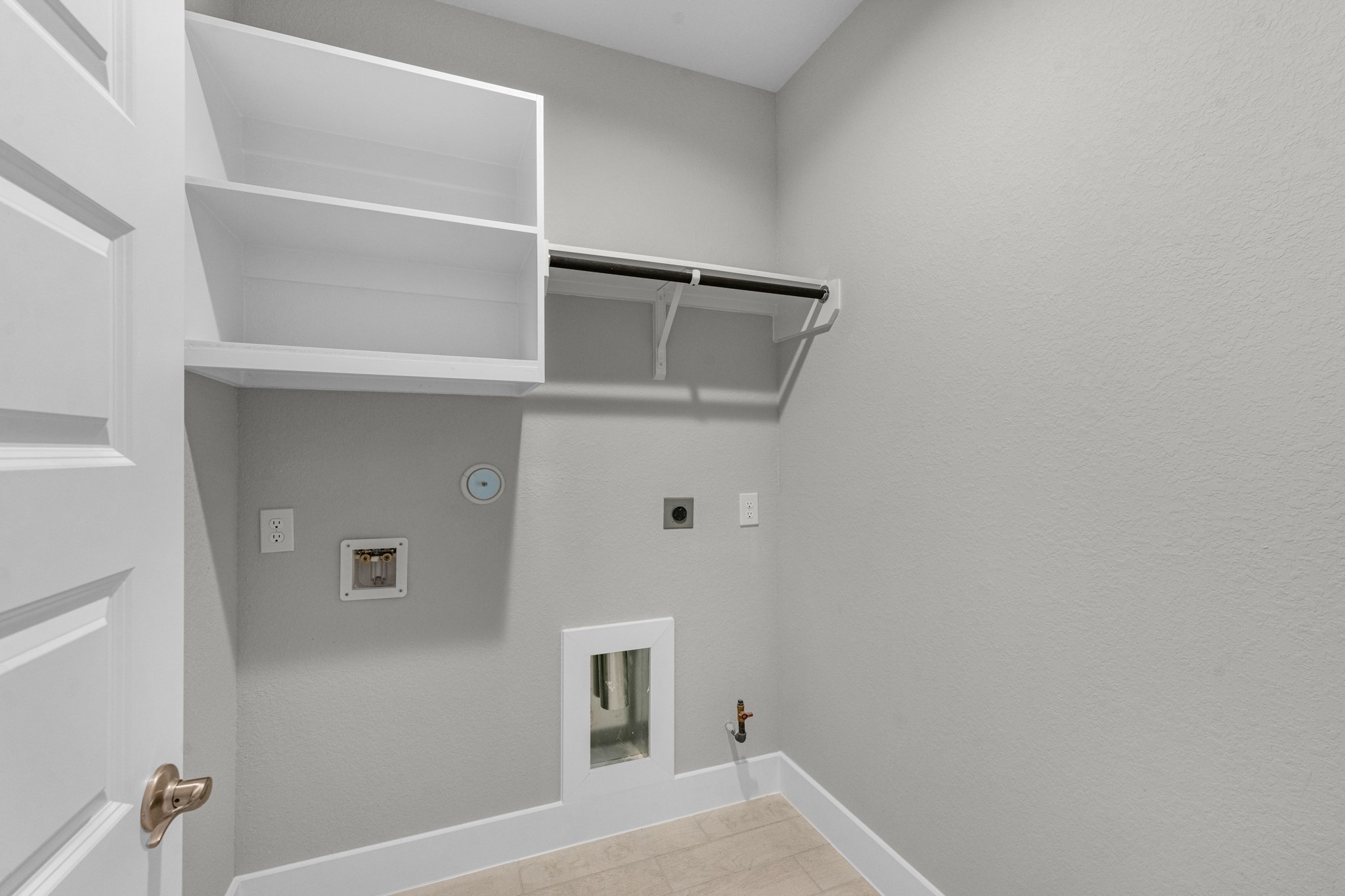 3410 Everglade Lane Rosenberg, TX 77471 - Photo 26 of 39 a view of walk in closet