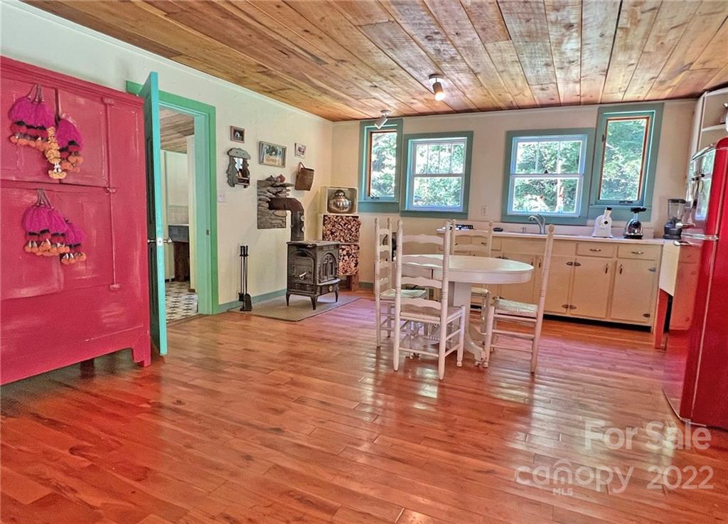 586 Rabbit Den Road Hot Springs, NC 28743 - Photo 10 of 46 Gallery Image 10