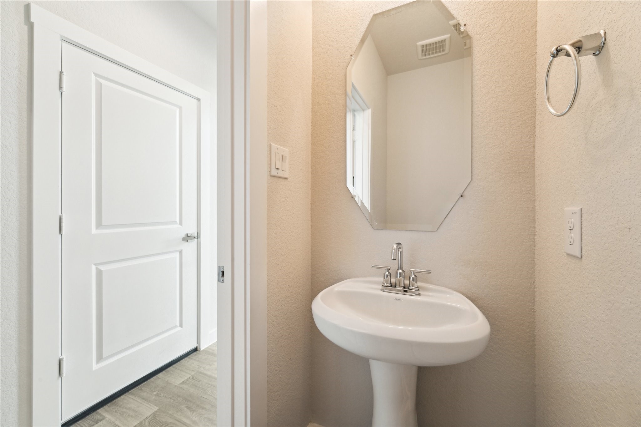 7838 Ruth Ravine Court Spring, TX 77379 - Photo 10 of 20 a bathroom with a sink and a mirror