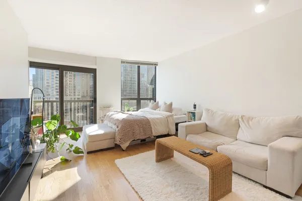 $225,000 | 400 North LaSalle Drive, Unit 1403, Chicago, IL 60654